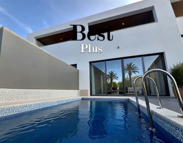 (For Rent) Residential Maisonette || East Attica/Voula - 250 Sq.m, 4 Bedrooms, 4.700€ 