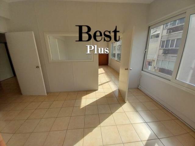(For Rent) Commercial Commercial Property || Piraias/Piraeus - 73 Sq.m, 750€ 