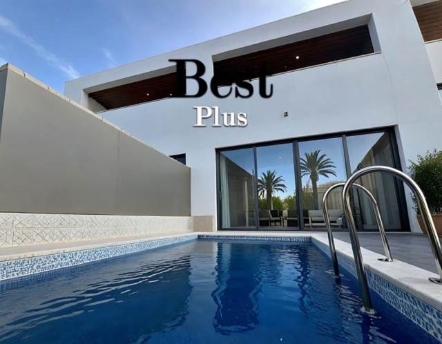 (For Rent) Residential Maisonette || East Attica/Voula - 250 Sq.m, 4 Bedrooms, 4.700€ 