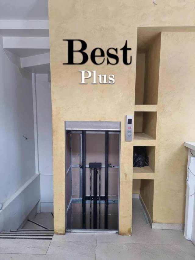 (Προς Ενοικίαση) Επαγγελματικός Χώρος Κατάστημα || Αθήνα Νότια/Γλυφάδα - 126 τ.μ, 10.000€ 