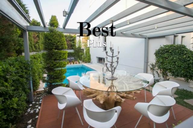 (For Rent) Residential Detached house || Athens South/Glyfada - 300 Sq.m, 6 Bedrooms, 8.500€ 